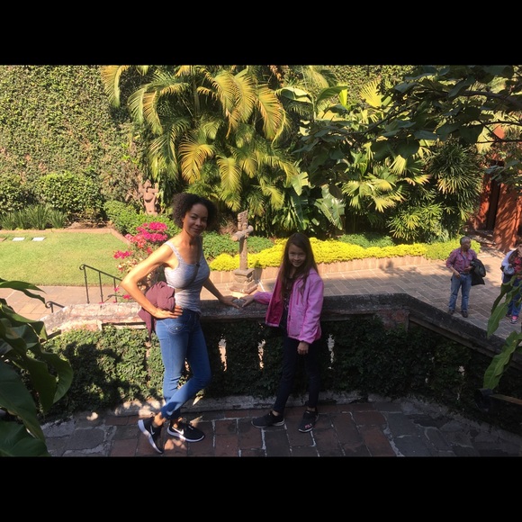 Meet your Posher, Dedelilah - Picture 1 of 1